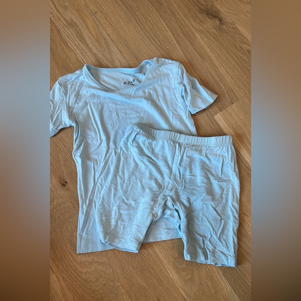 Kyte BABY Pale Blue Short Sleeve Tee and Shorts Set